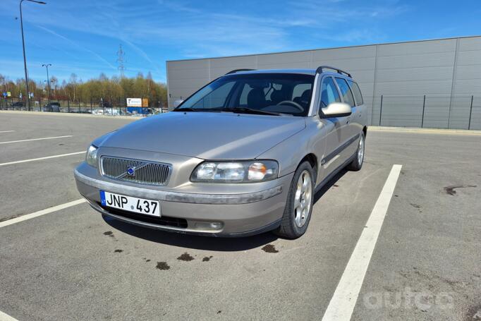 Volvo V70 2 generation wagon