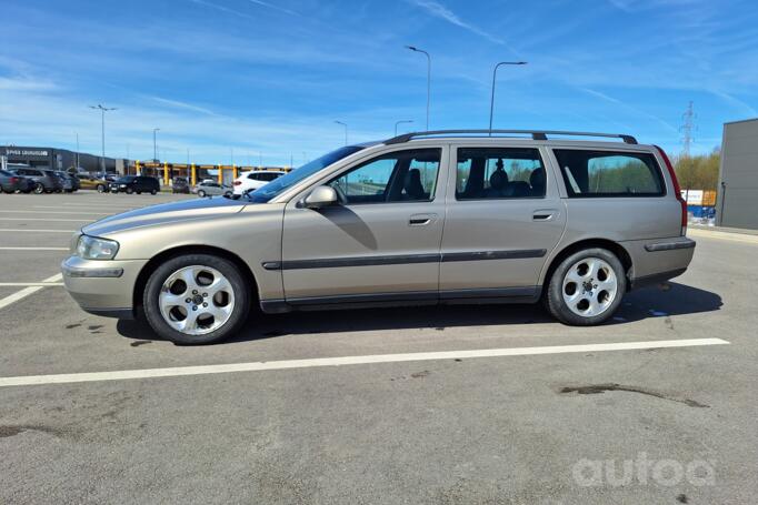 Volvo V70 2 generation wagon