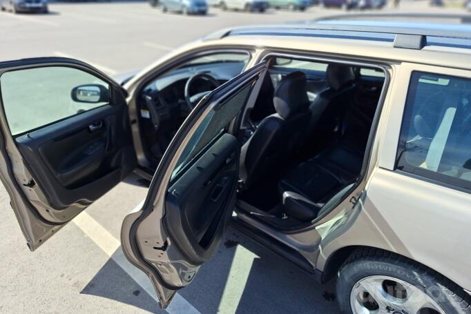 Volvo V70 2 generation wagon