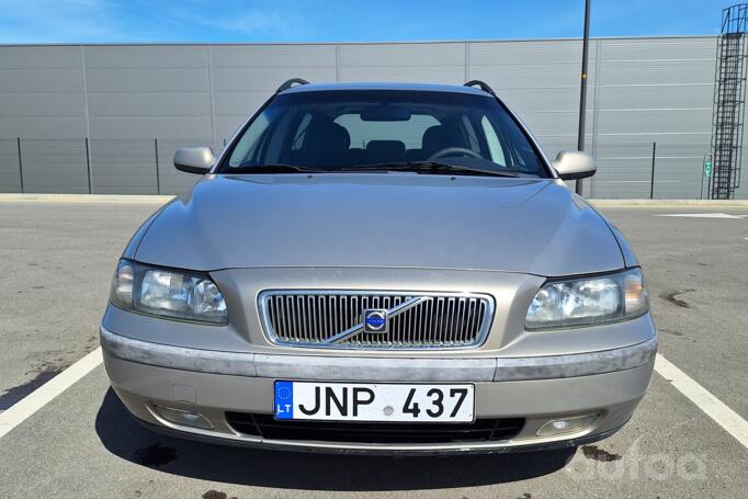 Volvo V70 2 generation wagon