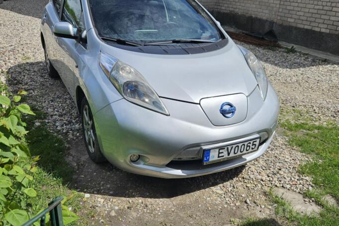 Nissan Leaf 1 generation Hatchback