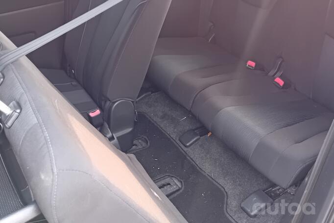 Mazda 5 CW Minivan