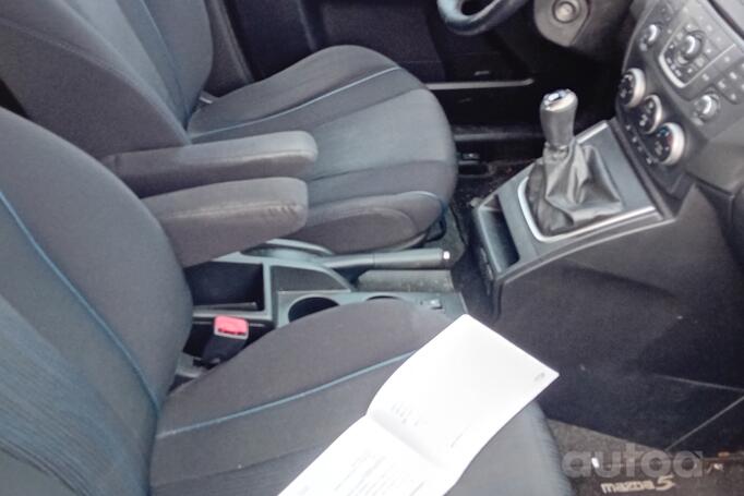 Mazda 5 CW Minivan