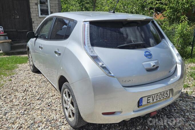 Nissan Leaf 1 generation Hatchback