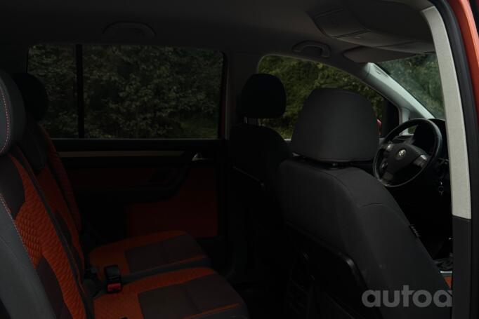 Volkswagen Touran 1 generation [restyling] Cross minivan 5-doors