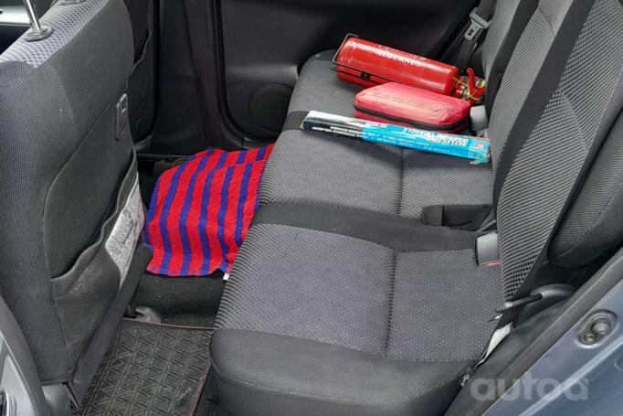 Toyota Corolla Verso 1 generation Minivan