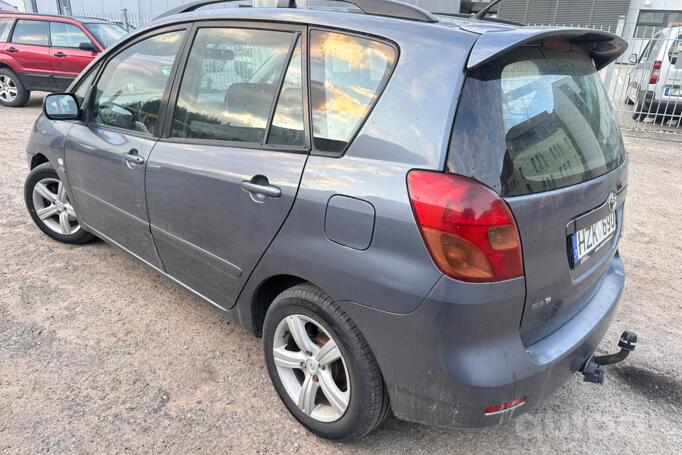 Toyota Corolla Verso 1 generation Minivan
