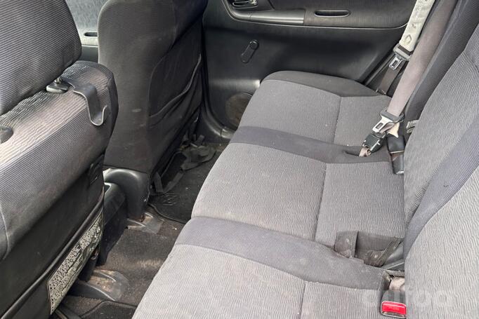 Toyota Corolla Verso 1 generation Minivan