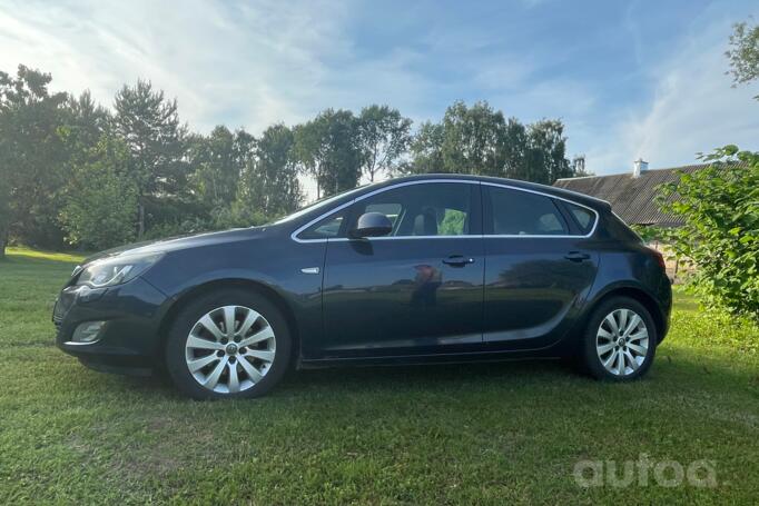 Opel Astra J Hatchback 5-doors