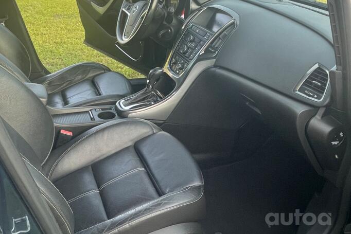 Opel Astra J Hatchback 5-doors