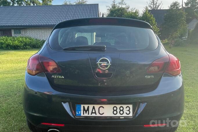 Opel Astra J Hatchback 5-doors