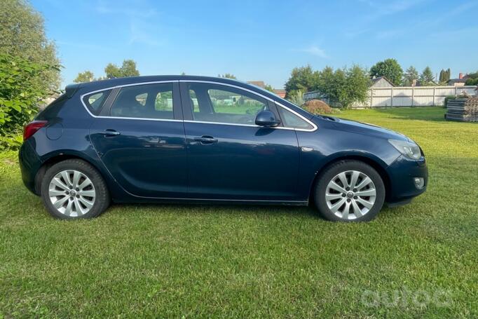Opel Astra J Hatchback 5-doors