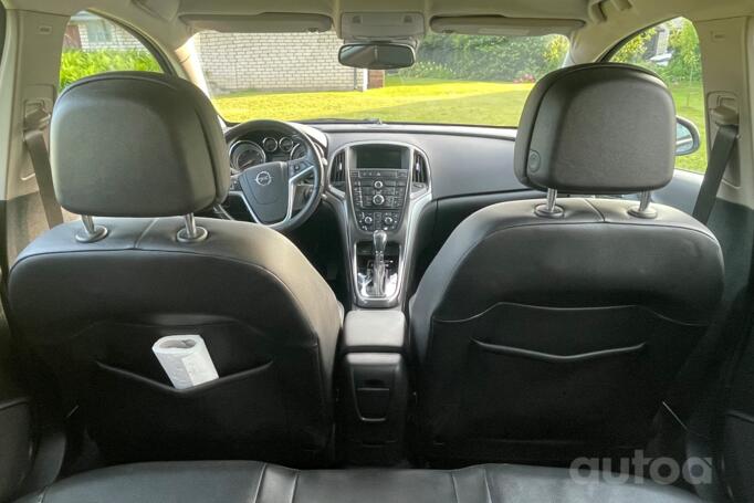 Opel Astra J Hatchback 5-doors