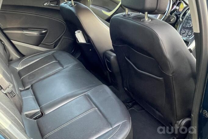 Opel Astra J Hatchback 5-doors