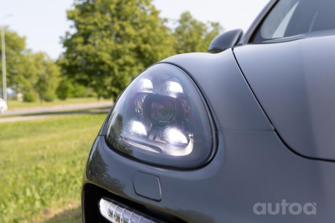 Porsche Cayenne 958 Crossover