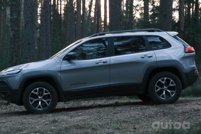 Jeep Cherokee KL SUV 5-doors