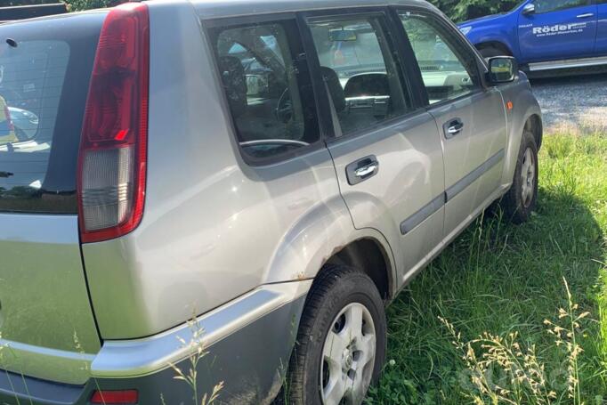 Nissan X-Trail T30 Crossover