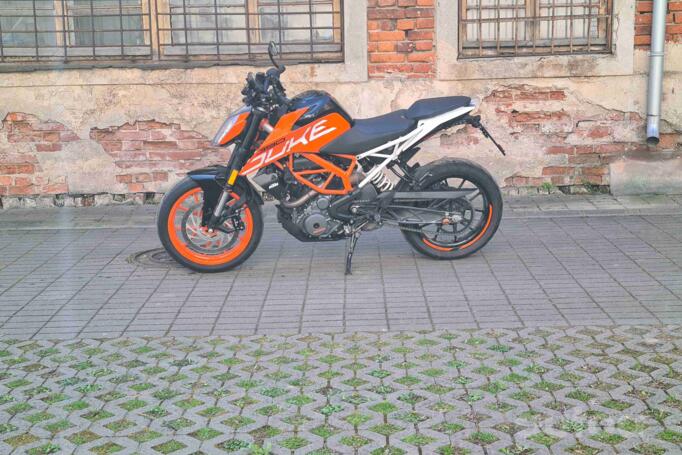KTM Duke
