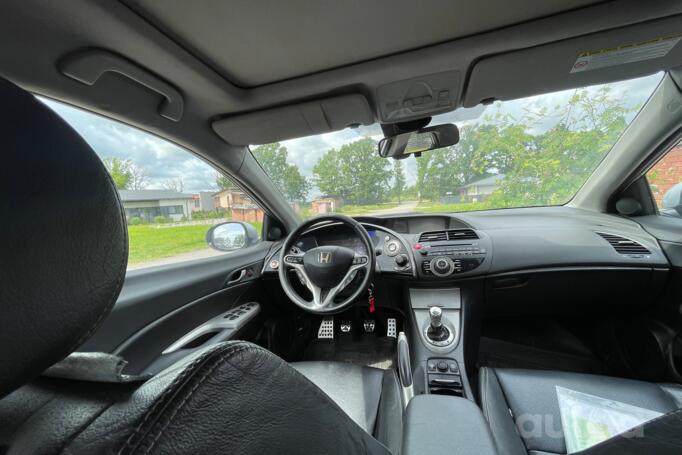 Honda Civic 8 generation Hatchback 5-doors
