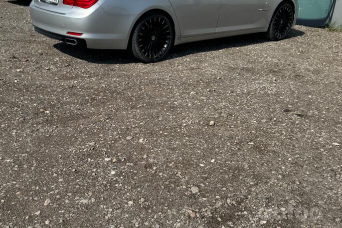 BMW 7 Series F01/F02 Sedan