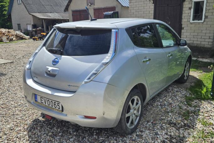 Nissan Leaf 1 generation Hatchback