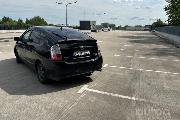 Toyota Prius 2 generation Hatchback