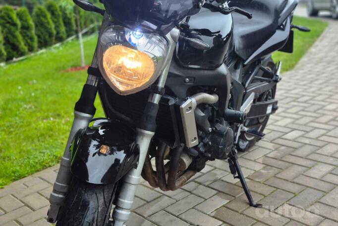 Yamaha FZ