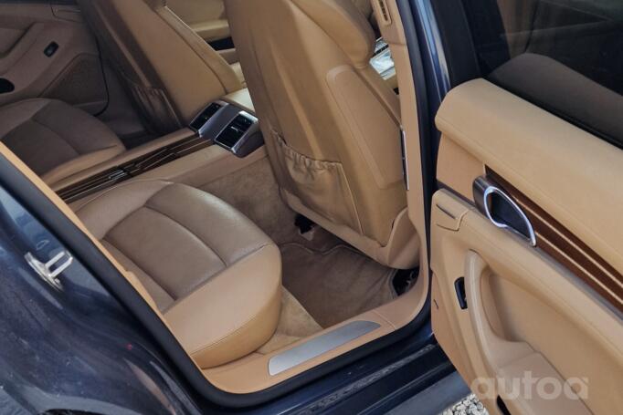 Porsche Panamera 970 Liftback