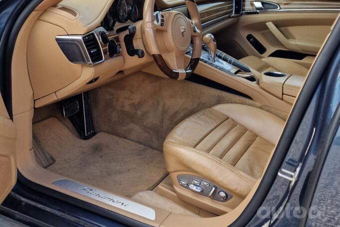 Porsche Panamera 970 Liftback