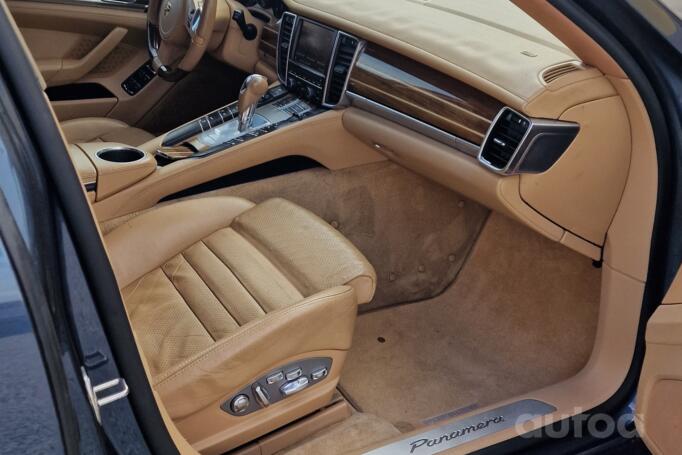 Porsche Panamera 970 Liftback
