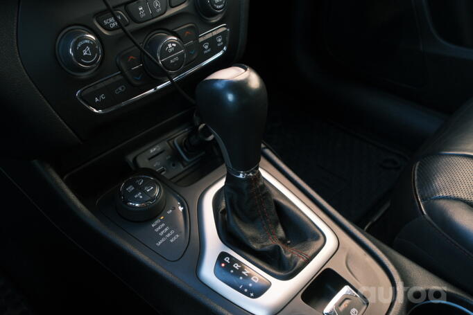 Jeep Cherokee KL SUV 5-doors