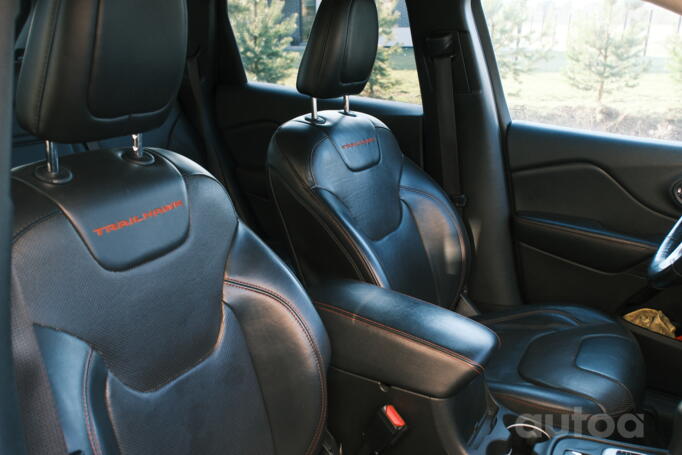Jeep Cherokee KL SUV 5-doors
