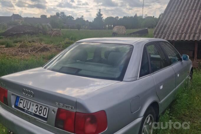Audi A6 A4/C4 Sedan