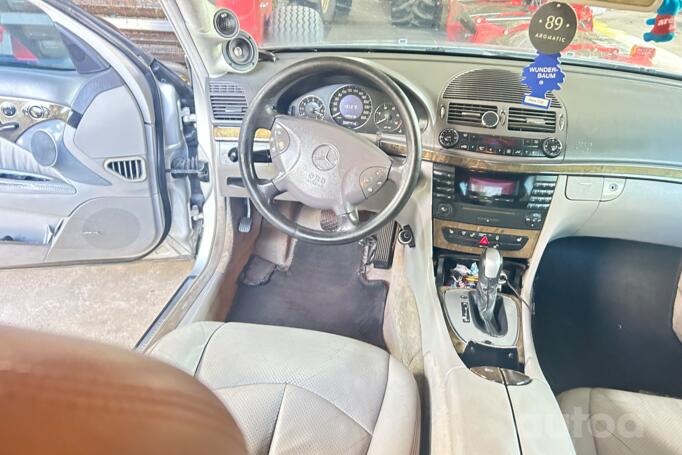 Mercedes-Benz E-Class W211 Sedan