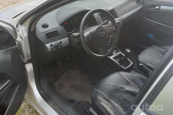 Opel Astra H Hatchback