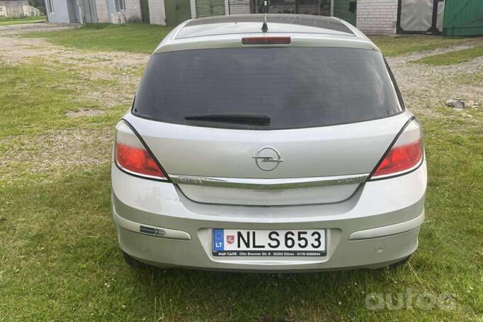 Opel Astra H Hatchback