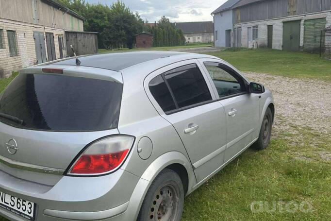 Opel Astra H Hatchback