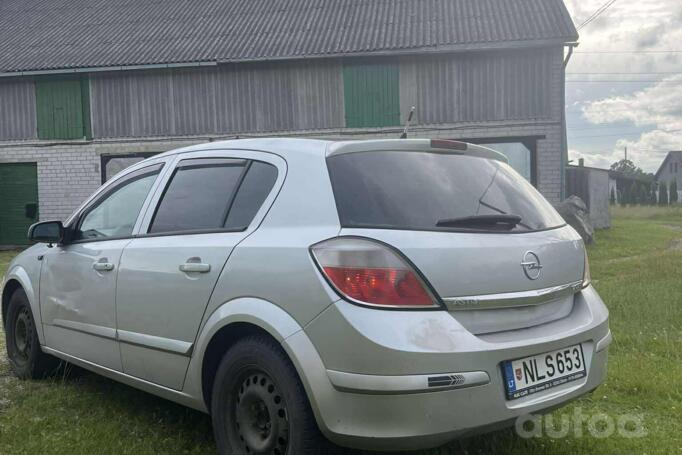 Opel Astra H Hatchback