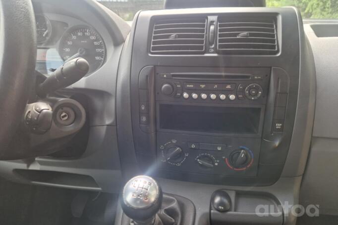 Peugeot Expert 2 generation
