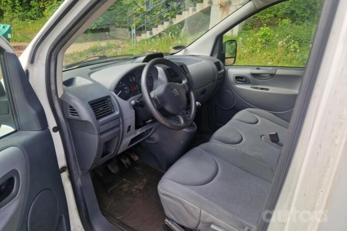 Peugeot Expert 2 generation