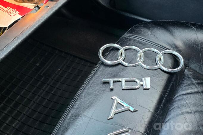Audi A6 A4/C4 wagon