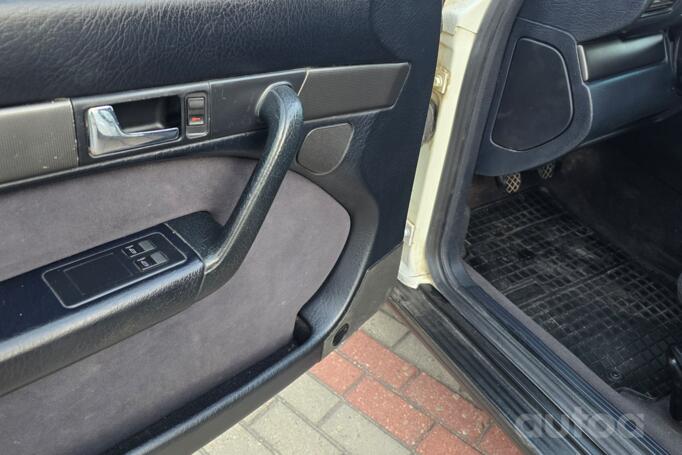 Audi A6 A4/C4 wagon
