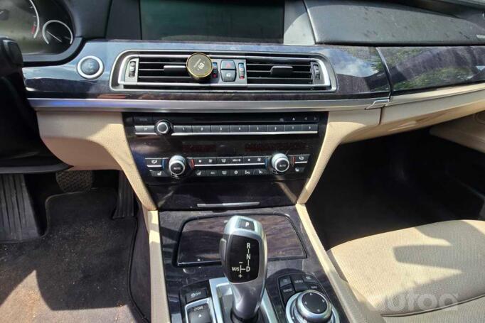 BMW 7 Series F01/F02 Sedan