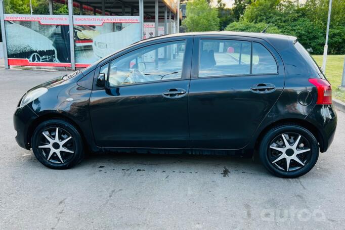 Toyota Yaris 2 generation [restyling]