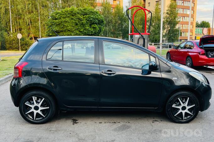 Toyota Yaris 2 generation [restyling]