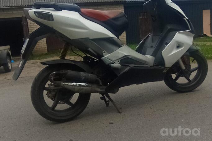 Aprilia SR