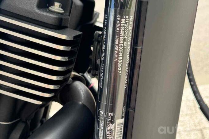 Harley Davidson Street