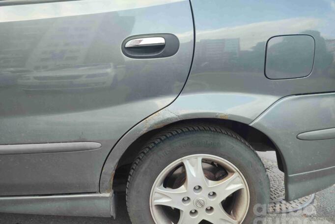 Nissan Almera Tino