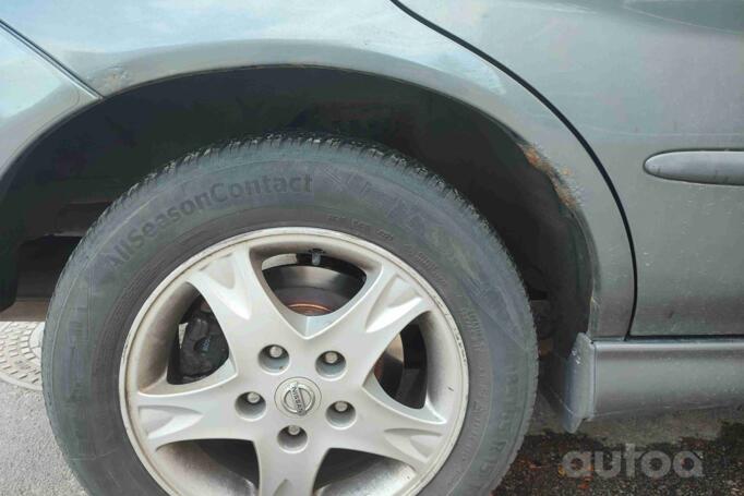 Nissan Almera Tino