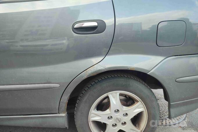 Nissan Almera Tino